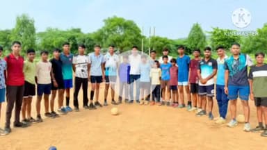 चित्तौड़गढ़: विधायक चंद्रभान सिंह आक्या ने सेमलपुरा मोड़ स्थित राजकीय विद्यालय के खिलाड़ियों से की मुलाकात