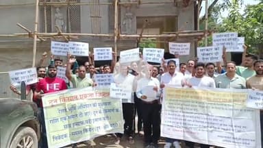 बद्दी: बद्दी में रेलवे लाइन के उचित मुआवजे की मांग को लेकर किसानों ने किया प्रदर्शन