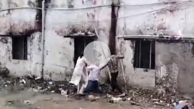 समस्तीपुर: समस्तीपुर सदर अस्पताल में पति-पत्नी का हाई वोल्टेज ड्रामा, पत्नी ने परिजनों से पति को पिटवाया