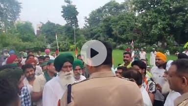 रामपुर: कलेक्ट्रेट में 15 सूत्रीय मांगों को लेकर सिटी मजिस्ट्रेट को किसानों ने दिया ज्ञापन