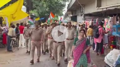 कर्वी: एसपी के नेतृत्व में कर्वी शहर में पुलिस ने तिरंगा यात्रा निकालकर आमजन में देशभक्ति की भावना जागृत की