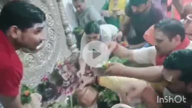 कर्वी: मत्यगजेंद्रनाथ महाराज के दर्शन के लिए उमड़ रही भक्तों की भीड़, भक्तों और संतों ने परिसर की सफाई की