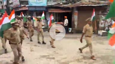 बहराइच: कोतवाली नगर से थाना दरगाह शरीफ के खारघर तिरंगा अभियान के तहत निकाली गई तिरंगा यात्रा, जानकारी दी अपर पुलिस अधीक्षक नगर ने