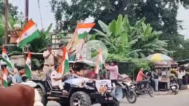 सीतामऊ: सीतामऊ थाने से निकली तिरंगा वाहन रैली, कुछ अधिकारियों ने किया पालन, तो कुछ ने किया नियम का उल्लंघन