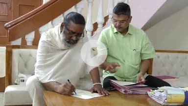 कांके: नेमरा स्थित पैतृक आवास में सीएम पुत्र धर्म के साथ निभा रहे राजधर्म, निपटा रहे सरकारी कामकाज