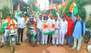 रातू: रातू प्रखंड में भाजपा द्वारा तिरंगा मोटरसाइकिल रैली निकाली गई!