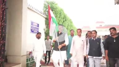 जैसीनगर: मंत्री गोविंद सिंह राजपूत ने मातेश्वरी स्थित निवास पर फहराया तिरंगा, घरों और दुकानों में भी लगाने की अपील की