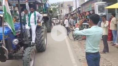 छिबरामऊ: गुरसहायगंज में भारतीय किसान यूनियन टिकैत के कार्यकर्ताओं ने ट्रैक्टरों से निकाली तिरंगा यात्रा रैली