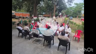 सिसई: सिसई थाना परिसर में आगामी श्री कृष्ण जन्माष्टमी और चेहल्लुम पर के मंदिर शांति समिति की बैठक का आयोजन किया गया