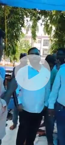 समस्तीपुर: डीआरएम कार्यालय के सामने रेल कर्मियों की मांग को लेकर आईआरईएफ द्वारा धरना प्रदर्शन