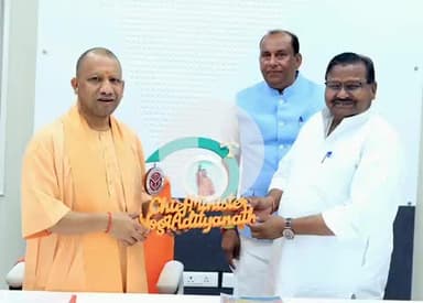 बीसलपुर: लखनऊ में मुख्यमंत्री योगी आदित्यनाथ से मिले बीजेपी विधायक बाबूराम पासवान, विधानसभा के विकास पर हुई चर्चा