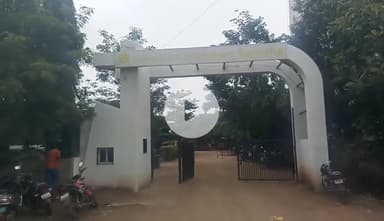 भोकरदन: शासकीय आयटीआयसमोर सुरक्षेचा प्रश्न — दुभाजकातील गाजर गवत हटवून गतिरोधक बसवण्याची मागणी..