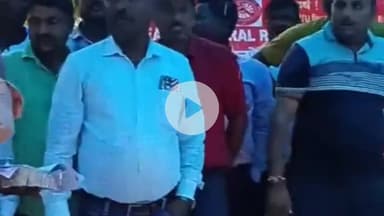 समस्तीपुर: ईस्ट सेंट्रल रेलवे इम्प्लाइज यूनियन की केंद्रीय कमेटी के आह्वान पर रेलवे कर्मचारियों का धरना