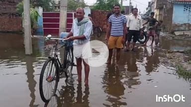 मुंगेर: बाढ़ प्रभावित क्षेत्र में जलस्तर घटने से लोगों को राहत, कई सामुदायिक रसोई शुरू