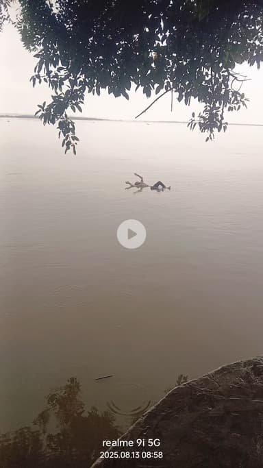 नवानगर घाट पे मिला 15 वर्षीय बालक की लाश समय (9:00)