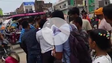 रिलायंस पेट्रोल पंप के पास तेज रफ्तार कार का कहर, अनियंत्रित कार ने तीन जगह टक्कर मारी, एक युवक घायल