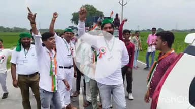 बिधूना: बेला कस्बे में भारतीय किसान यूनियन श्रमिक जनशक्ति द्वारा निकाली गई तिरंगा यात्रा