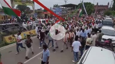 अमरोहा: गांधी मूर्ति से अमरोहा शहर में प्रशासन और भाजप नेताओं ने निकाली तिरंगा यात्रा, शहर देशभक्ति के रंग में रंगा