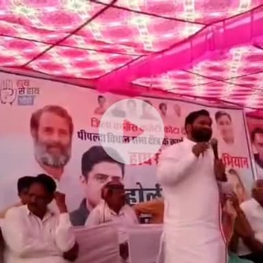 लोग आपको नही आपके 
अच्छे वक़्त को अहमियत देते है।
मंज़ूर तंवर एडवोकेट