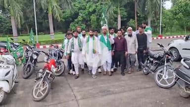 अमरोहा: फतेहपुर के मकबरा में तोड़फोड़ के विरोध में AIMIM के पदाधिकारियों ने डीएम को सौंपा ज्ञापन
