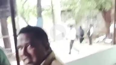 अमरोहा: अमरोहा न्यायालय में अधिवक्ताओं के चेंबर पर सूचना पर पहुंचे तीन पुलिसकर्मियों को अधिवक्ताओं ने बनाया बंधक, की तहरीर