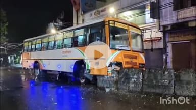 बरेली: बारादरी थाना क्षेत्र के श्यामगंज चौकी के सामने तेज रफ्तार अनियंत्रित रोडवेज बस डिवाइडर से टकराई