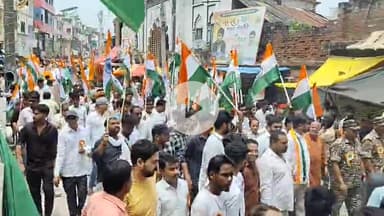 अमेठी: अमेठी में व्यापारियों की तिरंगा यात्रा, डीजे-ढोल की धुन पर सैकड़ों लोग उमड़े, कस्बे का किया भ्रमण