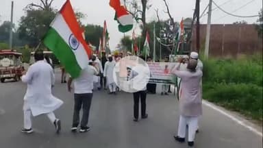 नौगावां सादात: स्वतंत्रता दिवस के उपलक्ष्य में नौगांवा तहसील क्षेत्र में निकाली गई भव्य तिरंगा यात्रा