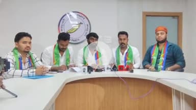 कांके: हरमू स्थित आजसू कार्यालय में आजसू छात्र संघ ने आरक्षण नीति के उल्लंघन पर चिंता जताई, आंदोलन की चेतावनी दी