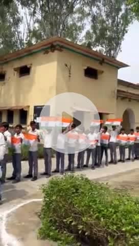 गभाना: गभाना के श्री लक्ष्मीराज इंटर कालेज के छात्रों ने निकाली तिरंगा रैली, चेयरमैन ने किया शुभारंभ