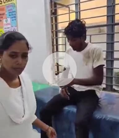 मुंगेर: भैंस से बचने के चक्कर में बाइक सवार गिरे, दो युवक हुए घायल