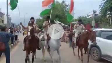 करौली: तिरंगा यात्रा का शहर में आयोजन, देवनारायण बोर्ड के अध्यक्ष ओमप्रकाश भड़ाणा, DM, SP व विधायक हुए शामिल