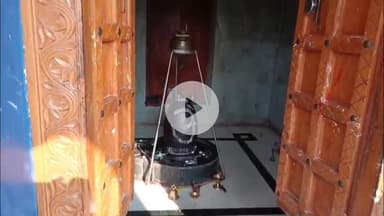 अमेठी: पुलिस चौकी के पास बेखौफ चोर, टीकरमाफी आश्रम में तीसरी बार दानपात्र पर हाथ साफ