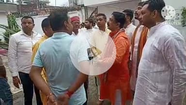 संभल: संभल कल्कि मंदिर में पहुंचे बजरंग दल के राष्ट्रीय संयोजक नीरज दनोरिया ने मंदिर में किए दर्शन, संभल को लेकर दिया बयान