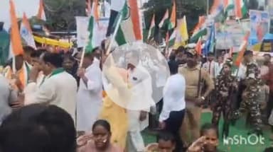 नानपारा: नानपारा में सांसद के नेतृत्व में निकाली गई भव्य तिरंगा यात्रा, बच्चों ने किया देशभक्ति का प्रदर्शन