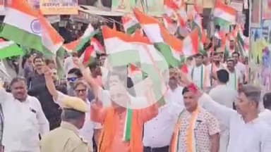 बाड़मेर: स्वतंत्रता दिवस की पूर्व संध्या पर बाड़मेर जिला मुख्यालय पर भारतीय जनता पार्टी ने भव्य तिरंगा यात्रा का आयोजन किया