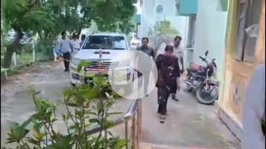 దామరచర్ల: దామరచర్ల పీహెచ్‌సీతో పాటు, వాడపల్లి చెక్‌పోస్ట్‌ను ఆకస్మికంగా తనిఖీ చేసిన జిల్లా కలెక్టర్ ఇలా త్రిపాఠి