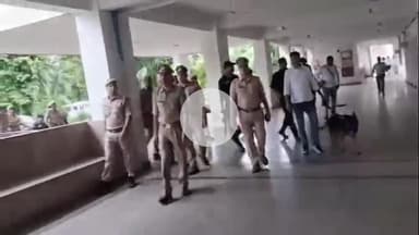 अमरोहा: एसपी के आदेश पर अमरोहा न्यायालय में सुरक्षा व्यवस्था को लेकर चलाया गया चेकिंग अभियान