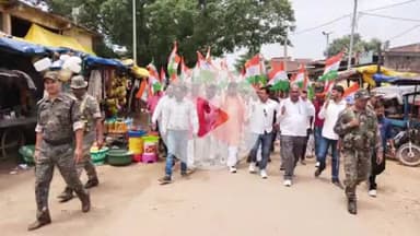 पांकी: पांकी के लोहर सी में विधायक कुशवाहा डॉक्टर शशी भूषण मेहता के नेतृत्व में निकली तिरंगा यात्रा