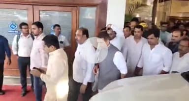 ग्वालियर गिर्द: मध्य प्रदेश कांग्रेस के अध्यक्ष जीतू पटवारी ग्वालियर पहुंचे, कार्यकर्ताओं ने किया स्वागत