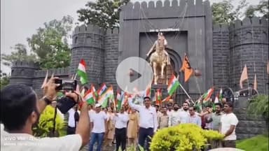 इंदौर: पोस्ट ऑफिस के कर्मचारियों ने निकाली भव्य तिरंगा रैली, वीर जवानों को किया नमन