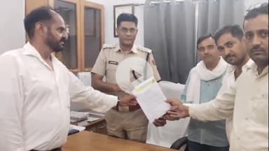 सरदारशहर: सरदारशहर में आरएलपी कार्यकर्ताओं ने योग्य पुलिस कर्मियों को सम्मानित करने की मांग को लेकर आईजी को ज्ञापन सौंपा