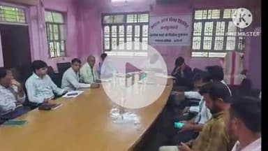 करौली: पंचायत समिति में जनसुनवाई में जिला कलक्टर ने आमजन की परिवेदनाएं सुनीं, समस्याओं के समय पर निस्तारण के दिए निर्देश