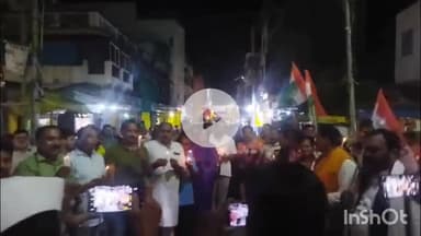 सतना में कांग्रेस कार्यकर्ताओं ने कैंडल मार्च निकालकर प्रधानमंत्री नरेंद्र मोदी का किया विरोध