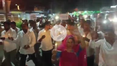 करौली: जिला कांग्रेस कमेटी ने शहर में वोट चोरी के मुद्दे पर निकाला कैंडल मार्च, पूर्व MLA लाखन सिंह मीना हुए शामिल