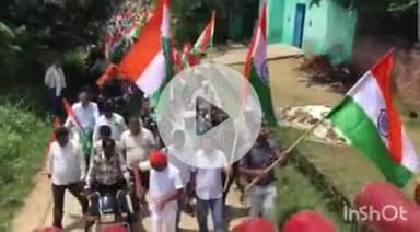 एत्मादपुर: कुबेरपुर में निकाली गई भगत तिरंगा यात्रा, जिसमें भारतीय जनता पार्टी के कार्यकर्ता व पदाधिकारी शामिल हुए