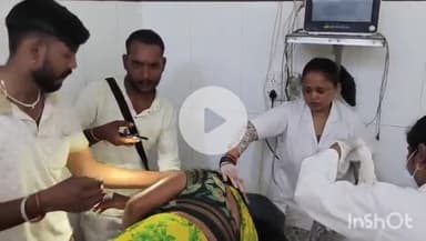 छिबरामऊ: महमूदपुर के एक पेट्रोल पंप के समीप तेज रफ्तार कार ने बाइक में मारी टक्कर, महिला और बच्चा घायल, महिला को किया रैफर