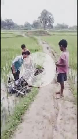 बेल्म्बा पंचायत के एक गाँव की रोड की समस्या 
#likeforlike @jhajha90627 @jhajhaamansports @anilyadav.jhajha1981