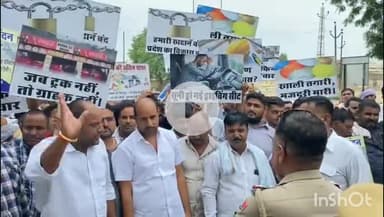 चूरू: ट्रक यूनियन ने 18वें दिन भी धरना दिया, चूरू जिला कलक्टर को मुख्यमंत्री के नाम ज्ञापन सौंपा