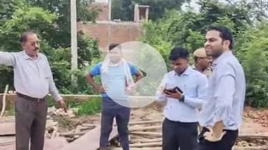 सिराथू: आइजीआरएस की प्राप्त शिकायत का भौतिक सत्यापन करने के लिए जिला अधिकारी कैम गांव पहुंचे